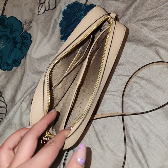 Small beige Mk cross body - Picture 3 of 3